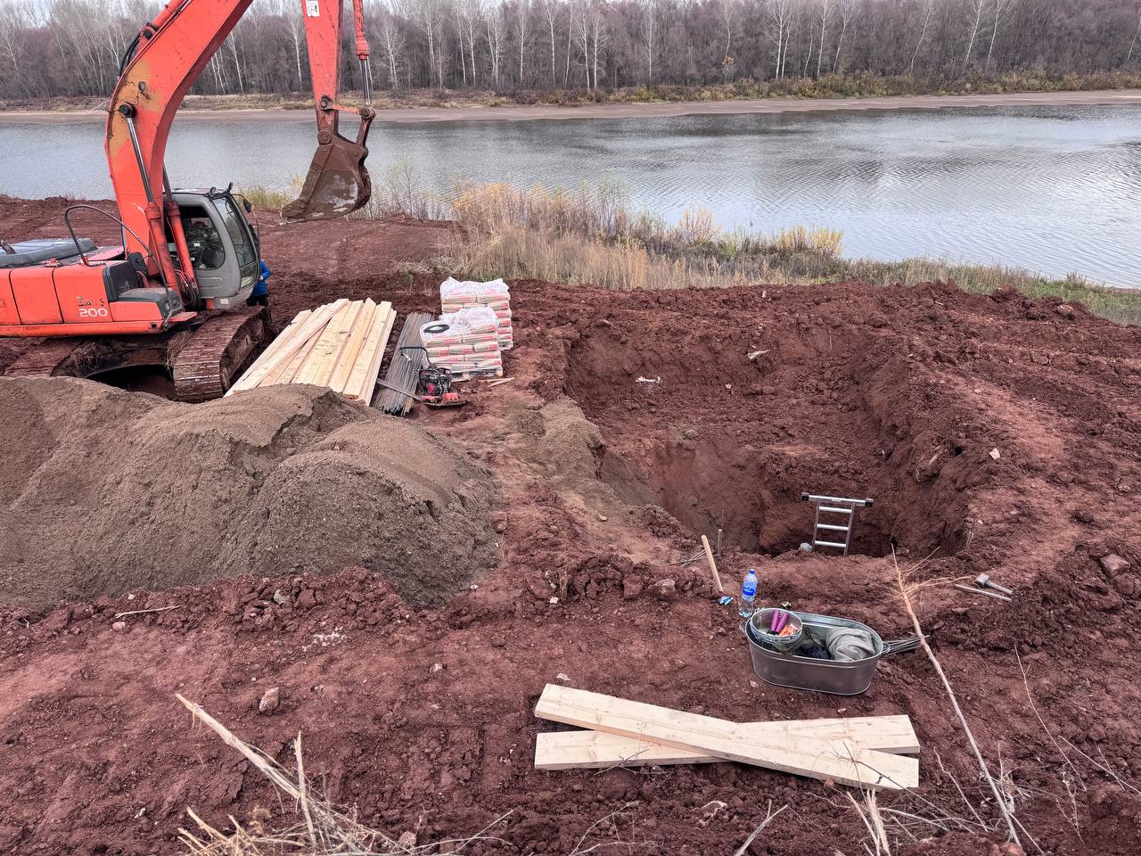 Начинаем монтаж фундамента под насосную станцию